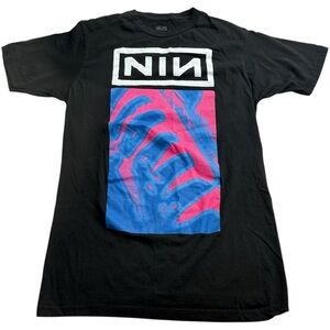 Nine Inch Nails NIN Men’s M Black Graphic Band Tee Slim Fit Blue Pink Art
